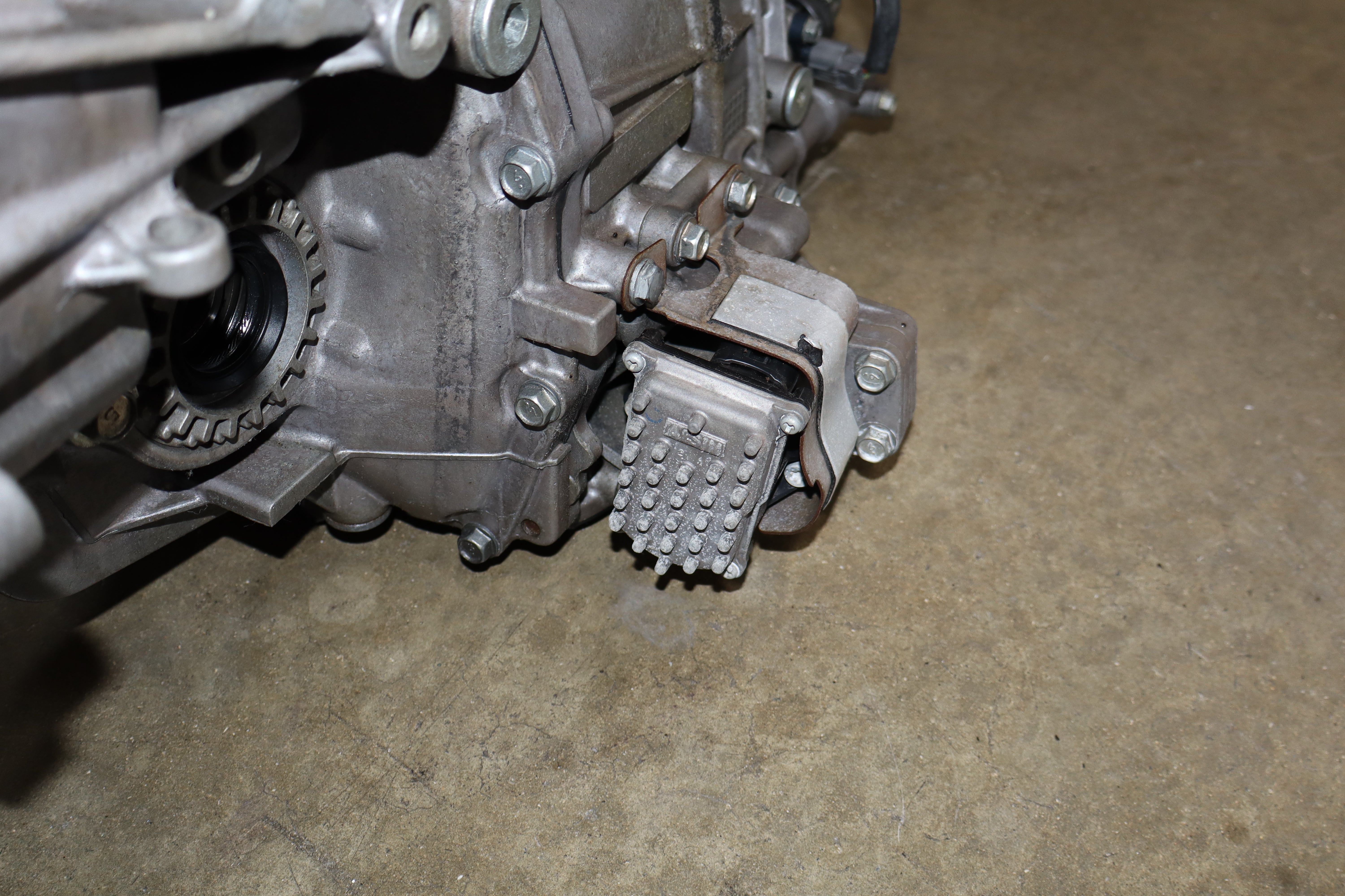 JDM 2014-2018 SUBARU FORESTER 2.5L AUTOMATIC CVT TRANSMISSION & REAR DIFFERENTIAL FB25