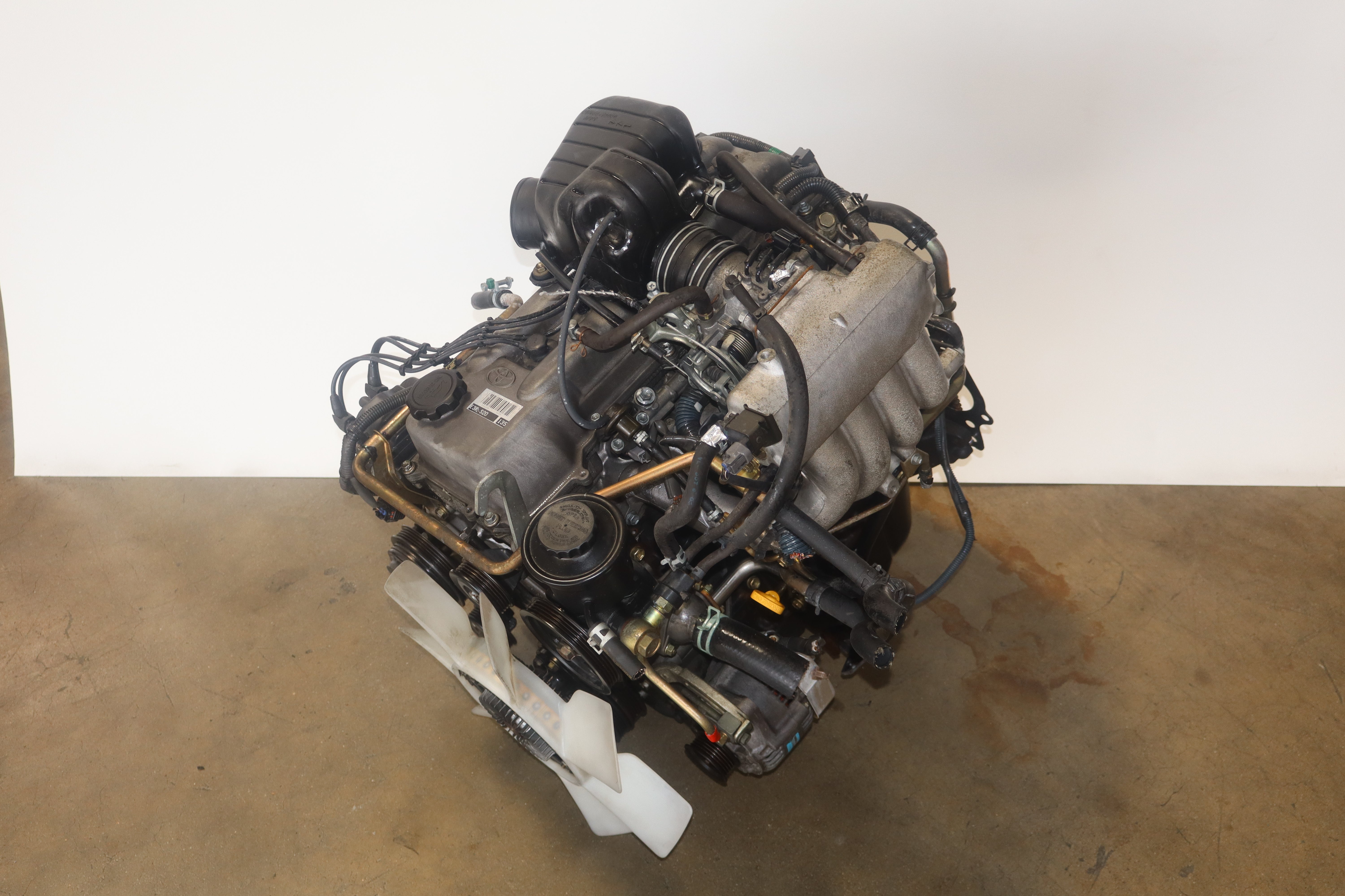 1995-2000 Toyota Tacoma JDM 3RZ-FE Engine 2.7L Distributor Type